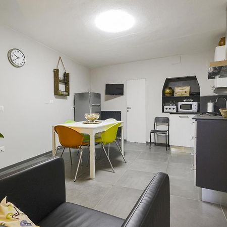 Casa Vacanze Vicolo Della Luna Ambra Extérieur photo