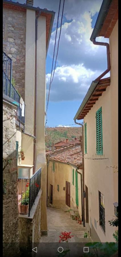 Casa Vacanze Vicolo Della Luna Ambra Extérieur photo